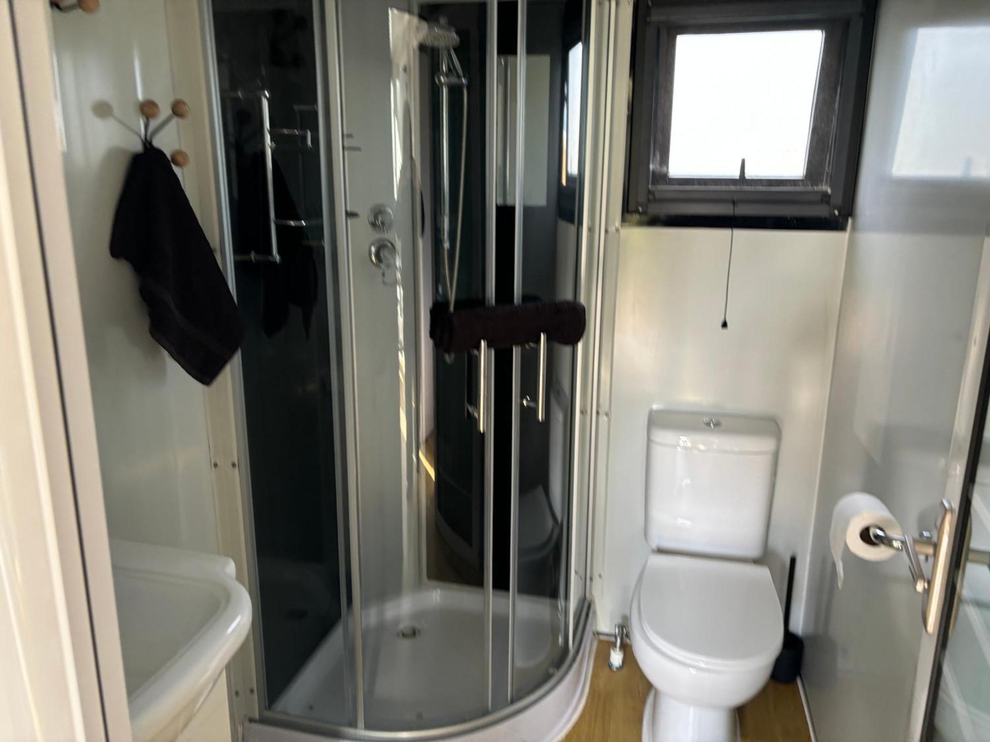 Апартаменты Adorable Little Container House Хейстингс Экстерьер фото
